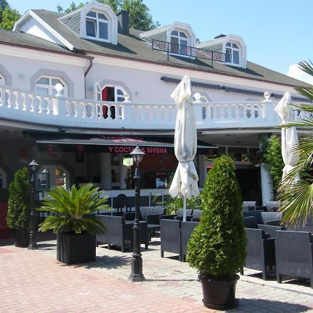 Y Hostel Balatonlelle Eksteriør billede