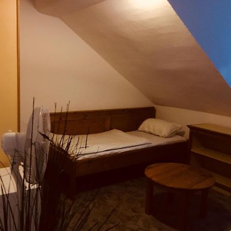 Y Hostel Balatonlelle Eksteriør billede