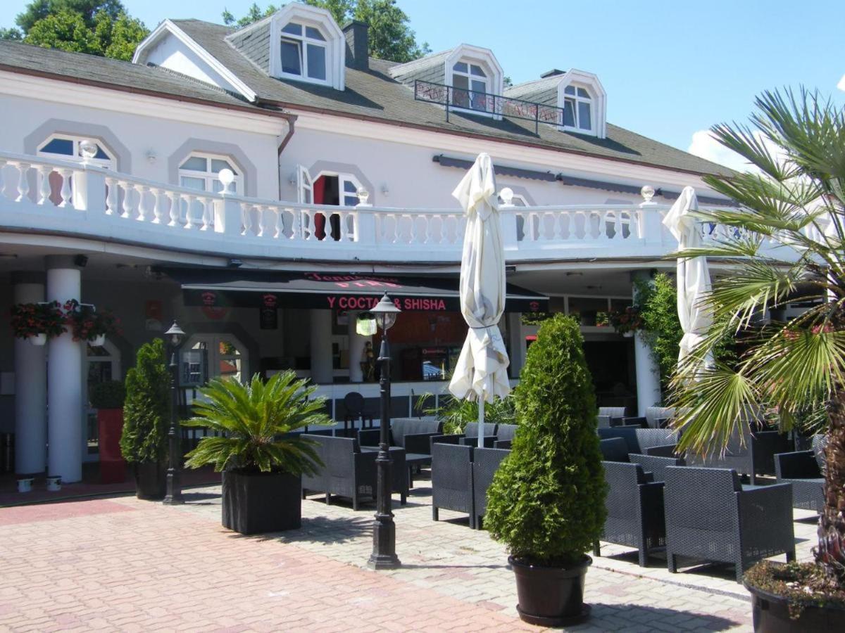 Y Hostel Balatonlelle Eksteriør billede