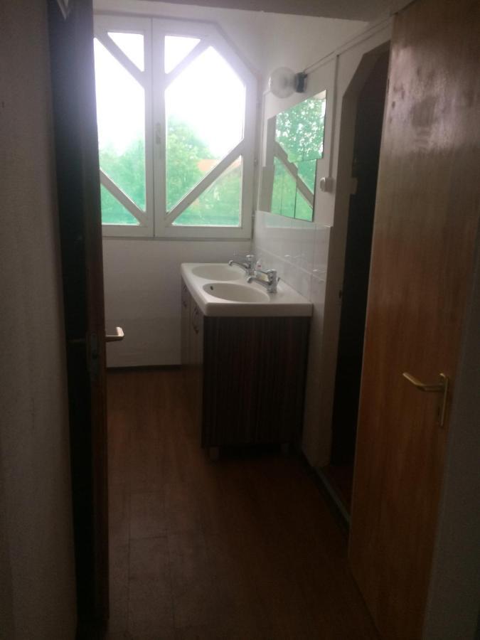 Y Hostel Balatonlelle Eksteriør billede